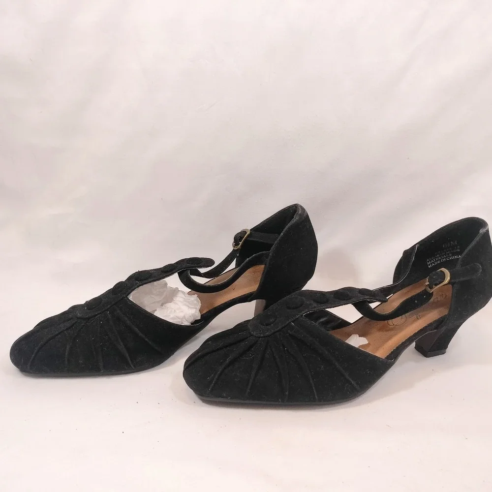 Softwear Retro 20s Black Pumps; Flapper Style T-Strap Faux Suede Heels
